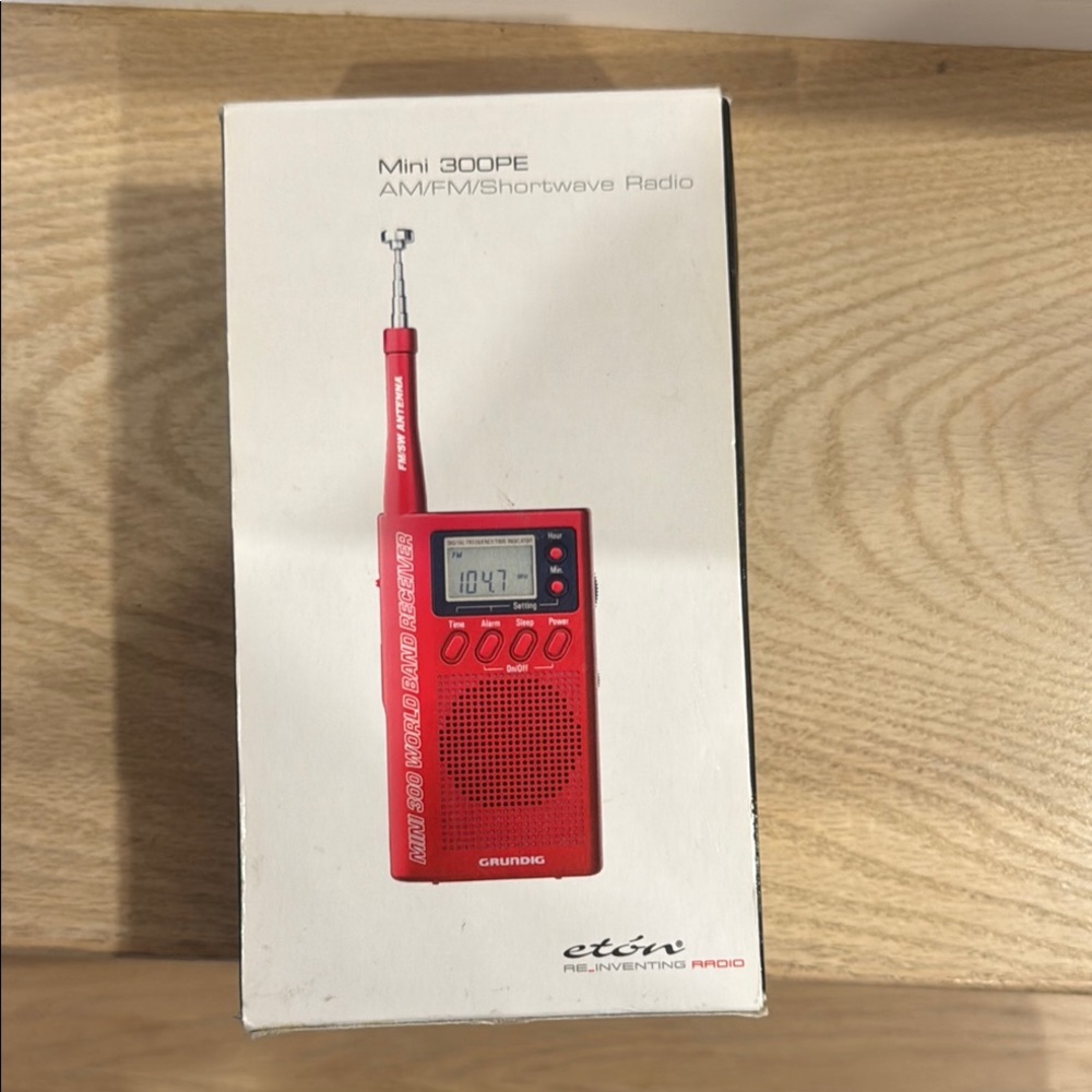 Eton mini 300PE AM/FM/Shortwave portable Red Radio w/Digital Display and Antenna